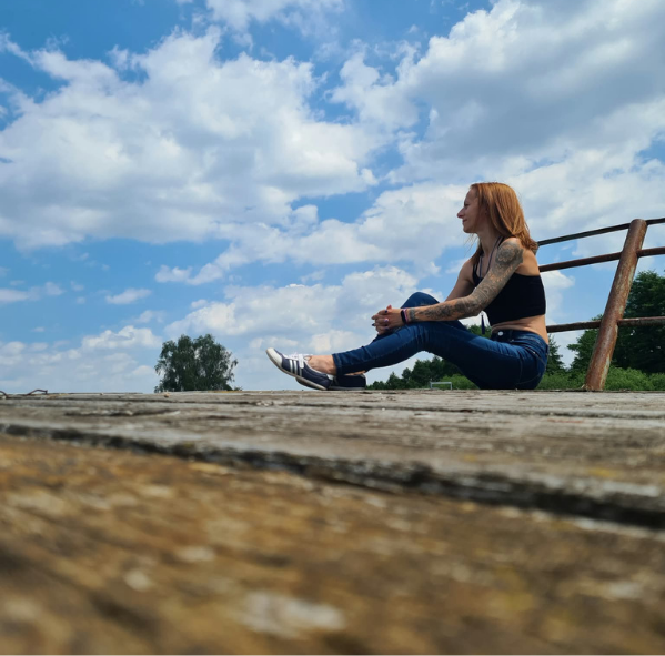 Jenny genießt die Ruhe in der Natur